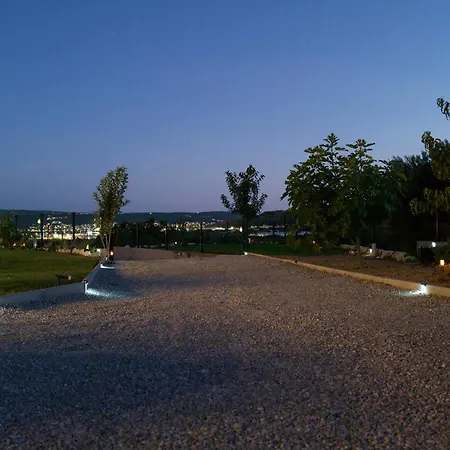 Villa Mini Marta Kastela Bbq Jacuzzi Lawn Wifi Parking *
