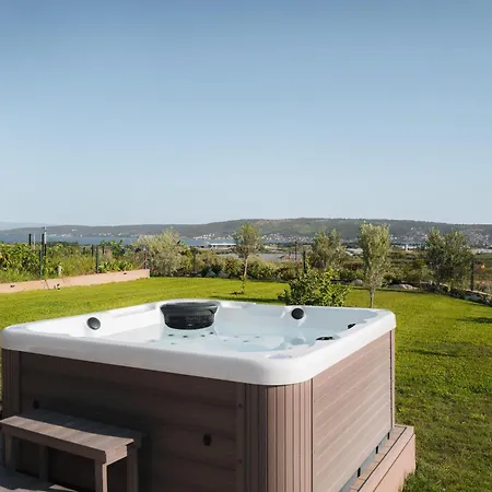 Mini Marta Kastela Bbq Jacuzzi Lawn Wifi Parking Kaštel Štafilić