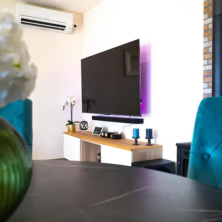 Mini Marta Kastela Bbq Jacuzzi Lawn Wifi Parking Villa