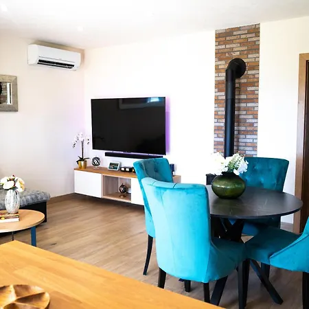 Villa Mini Marta Kastela Bbq Jacuzzi Lawn Wifi Parking Kaštel Štafilić