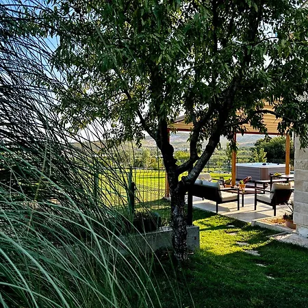 Mini Marta Kastela Bbq Jacuzzi Lawn Wifi Parking Villa Kaštel Štafilić